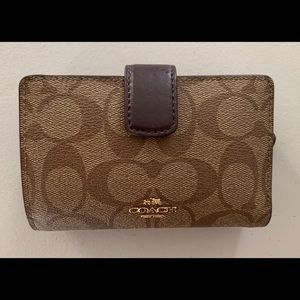 Coach Brown Corner Zipper Wallet Medium ***SOLD***